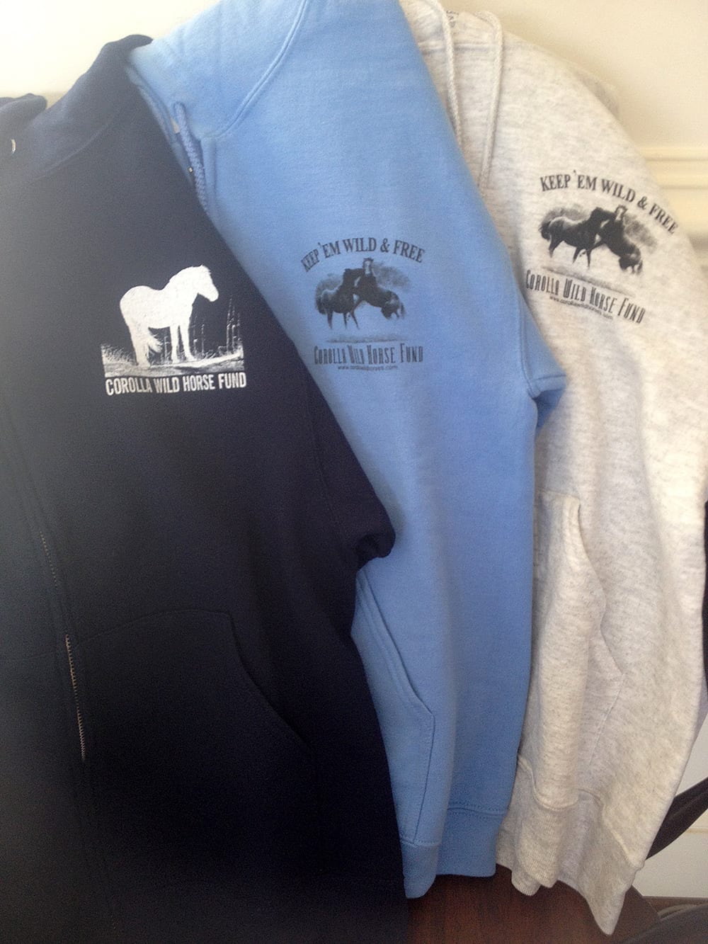 Sweatshirt w/ Zipper Keep 'Em Wild and Free Corolla Wild Horse Fund